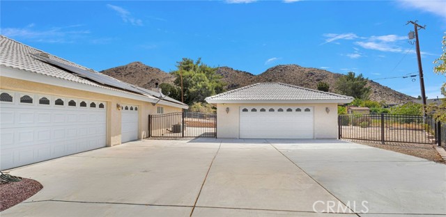19410 Allegheny Court, Apple Valley CA: https://media.crmls.org/medias/4f70038b-024e-48d1-988e-70990edf7c8c.jpg
