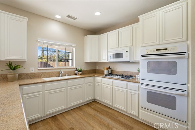 Detail Gallery Image 24 of 58 For 1751 Skyview Dr, Paso Robles,  CA 93446 - 4 Beds | 3/1 Baths