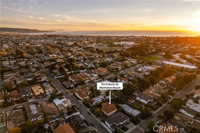 Detail Gallery Image 73 of 74 For 113 S Herrin, Manhattan Beach,  CA 90266 - 5 Beds | 4/1 Baths