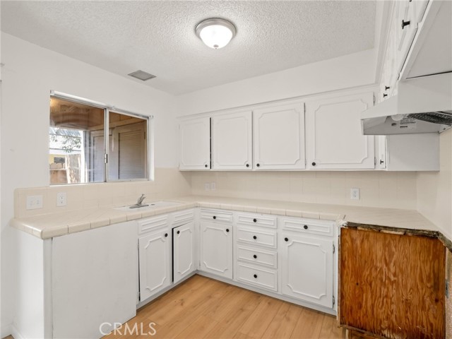 Detail Gallery Image 13 of 22 For 3725 N Fruit Ave #B,  Fresno,  CA 93705 - 2 Beds | 1 Baths