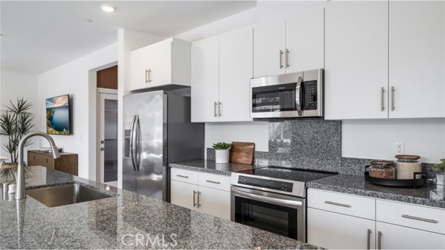 Detail Gallery Image 3 of 22 For 300 Grand Sky Ln, Perris,  CA 92570 - 5 Beds | 3 Baths