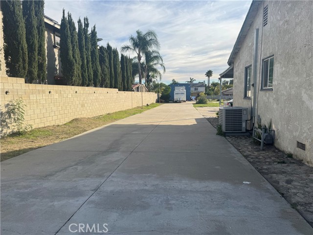 Detail Gallery Image 12 of 22 For 16539 Miller, Fontana,  CA 92336 - 5 Beds | 1 Baths