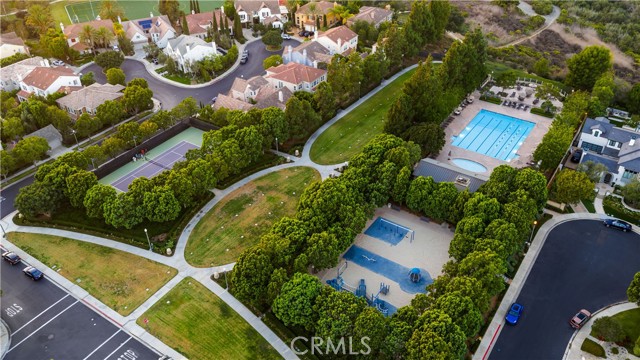 58 Victoria, Newport Beach CA: https://media.crmls.org/medias/4f72e8e8-f538-45c3-bc8d-c647dcebf52c.jpg