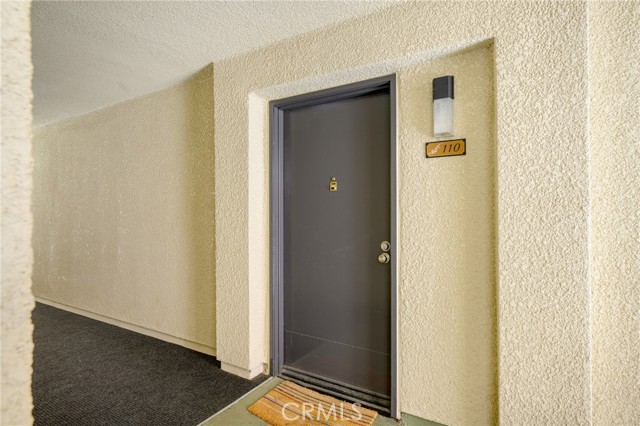 Detail Gallery Image 3 of 29 For 21450 Burbank Bld #110,  Woodland Hills,  CA 91367 - 2 Beds | 2 Baths