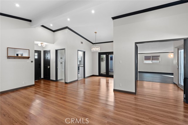 Detail Gallery Image 5 of 40 For 6417 Graves, Lake Balboa,  CA 91406 - 3 Beds | 2 Baths