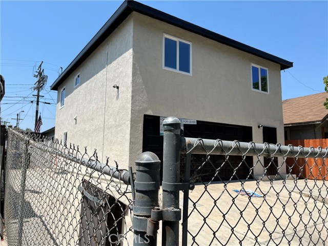 Detail Gallery Image 1 of 33 For 1257 Velasco, Los Angeles,  CA 90023 - 4 Beds | 1 Baths