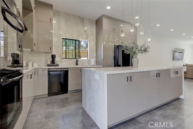 Detail Gallery Image 15 of 47 For 10823 Parr, Sunland,  CA 91040 - 3 Beds | 2 Baths