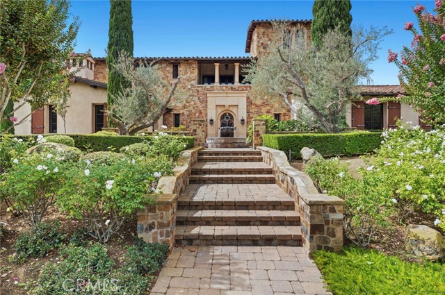 Detail Gallery Image 2 of 44 For 96 Canyon Creek, Irvine,  CA 92603 - 5 Beds | 6/2 Baths