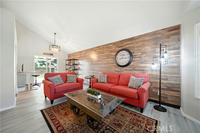 1440 Amanda Place, Upland CA: https://media.crmls.org/medias/4f767454-f6e5-4a1b-b4cf-fa15d8c9661e.jpg