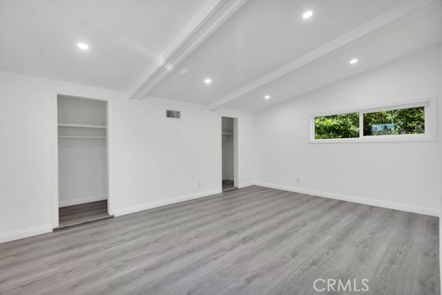 10732 Hatteras Street, North Hollywood CA: https://media.crmls.org/medias/4f76bb6a-3fda-4a60-af37-ca617ee115c5.jpg