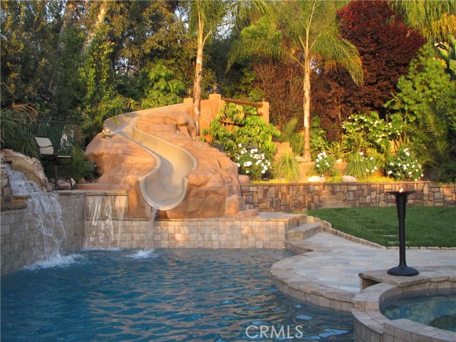 Detail Gallery Image 3 of 26 For 1717 Hampshire Ct, San Dimas,  CA 91773 - 3 Beds | 2/1 Baths