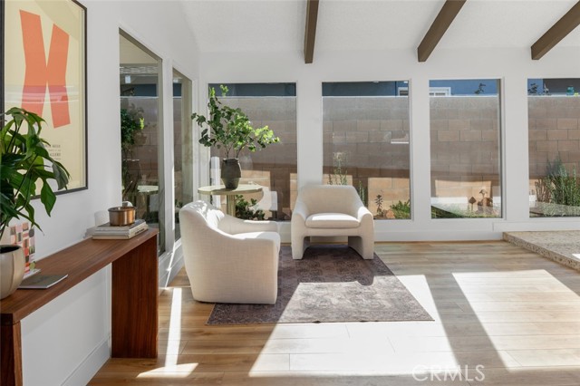 Detail Gallery Image 9 of 64 For 5360 E El Jardin St, Long Beach,  CA 90815 - 4 Beds | 3 Baths