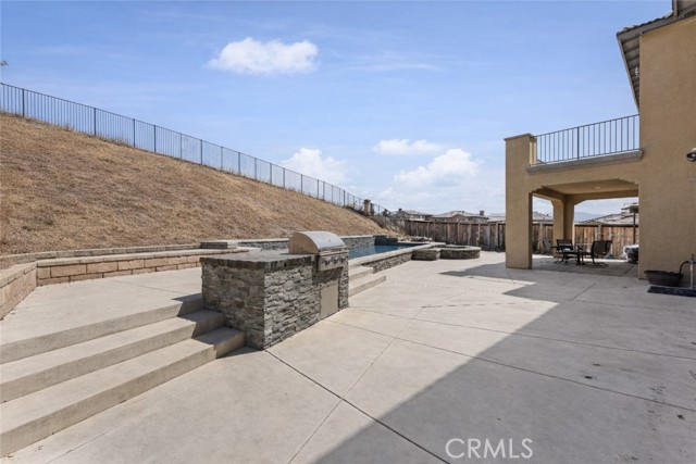 Detail Gallery Image 11 of 41 For 16395 Ridge Field, Riverside,  CA 92503 - 5 Beds | 4 Baths