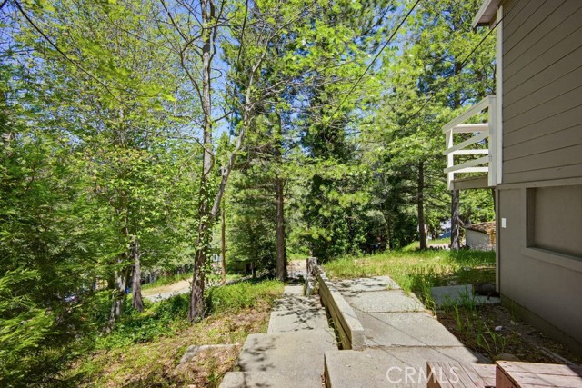 22951 Redwood, Crestline, CA 92325