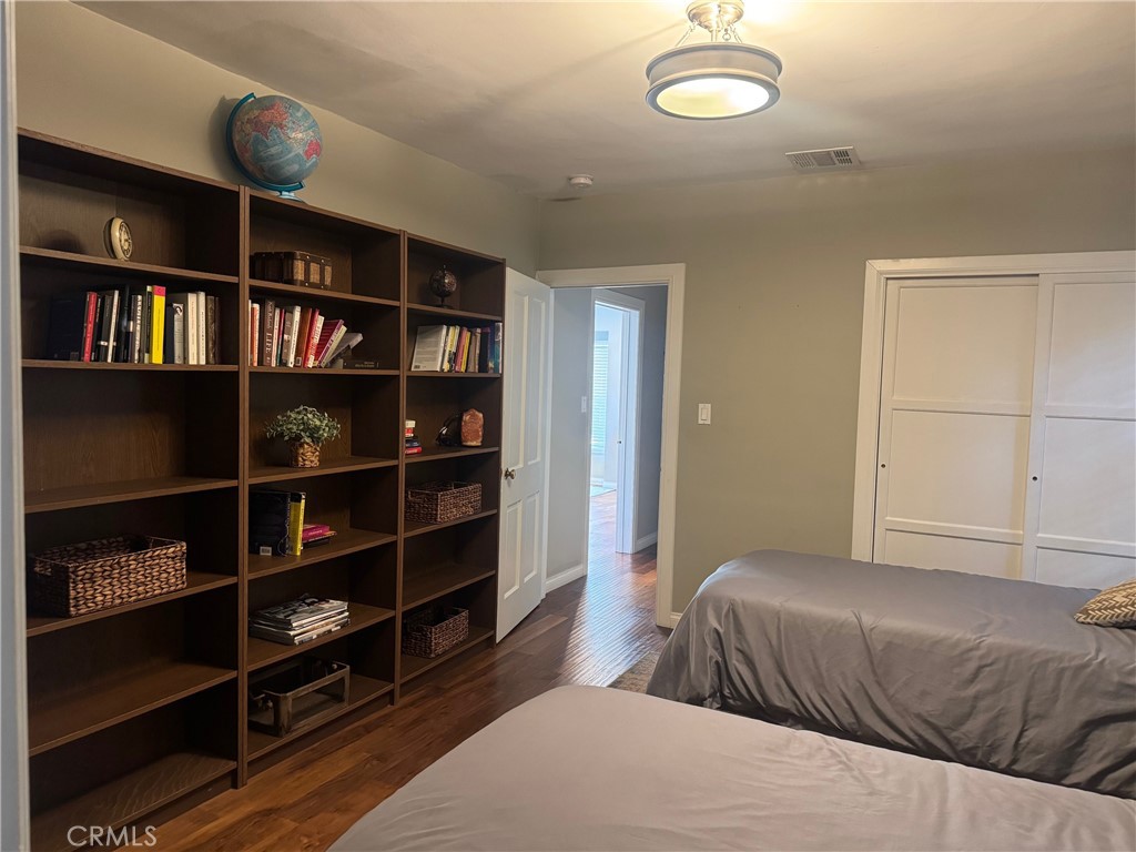 12921 Dickens StreetStudio City img 2