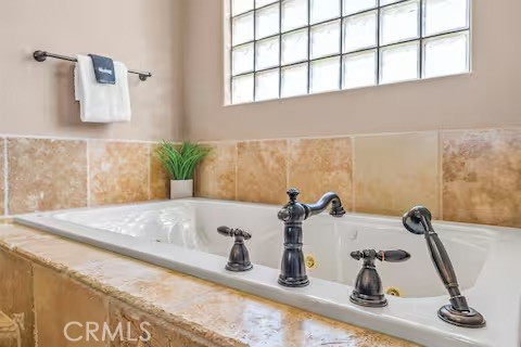 https://media.crmls.org/medias/4f7b0678-c273-4905-b9c1-4bc50a62ba55.jpg?preset=X-Large