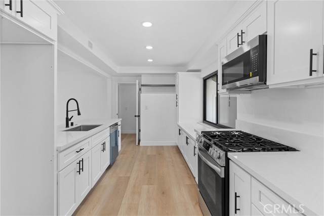 Detail Gallery Image 9 of 26 For 259 Freda Ave, Pomona,  CA 91767 - 4 Beds | 2 Baths