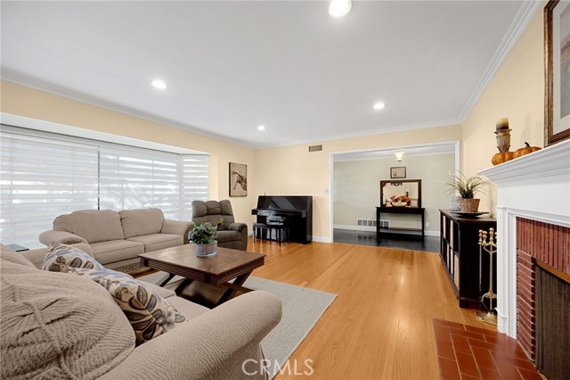 Detail Gallery Image 7 of 45 For 1627 Oak Tree Lane, Glendora,  CA 91741 - 3 Beds | 2/1 Baths