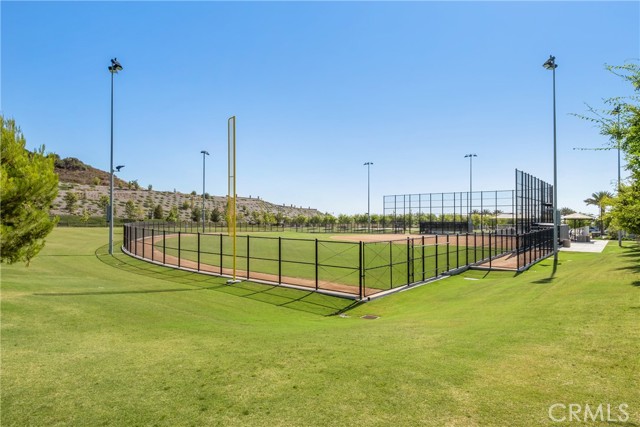 208 Canterbury, Irvine CA: https://media.crmls.org/medias/4f7cd671-0590-4051-88bb-6917274183ff.jpg