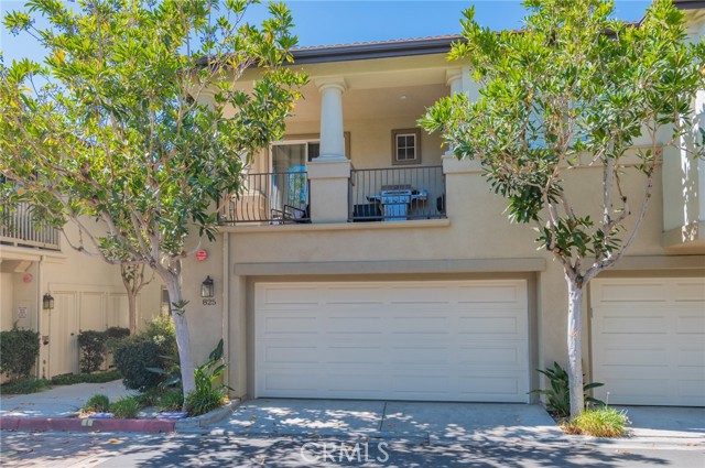 825 Yorkshire, Irvine CA: https://media.crmls.org/medias/4f7e25f8-0fce-439d-92b0-eab2251f48ba.jpg