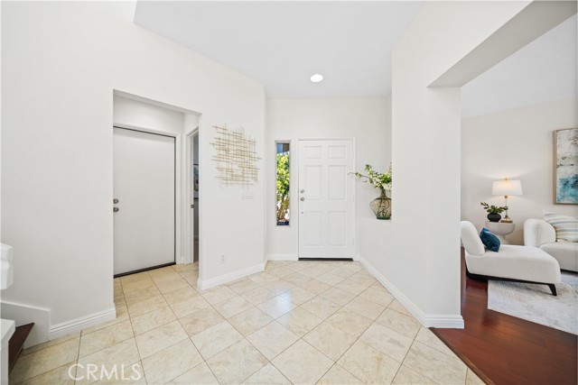 32 Belcanto, Irvine CA: https://media.crmls.org/medias/4f7e9390-2ce7-442a-9f86-c26195bf74b8.jpg