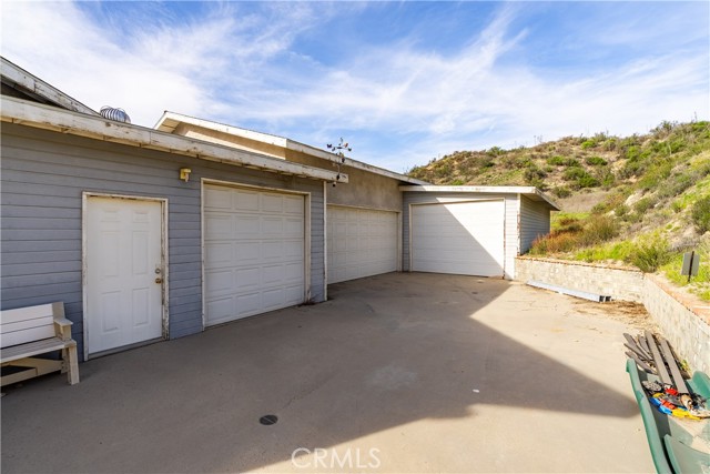 28132 Oak Spring Canyon, Canyon Country CA: https://media.crmls.org/medias/4f7ea656-1693-413d-afbc-ed5b71d38762.jpg