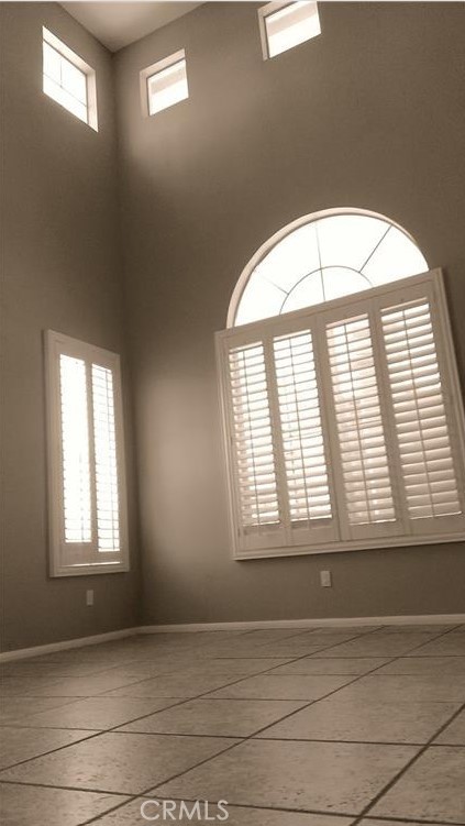 Detail Gallery Image 10 of 25 For 43 Valencia Ln, Redlands,  CA 92374 - 5 Beds | 3/1 Baths