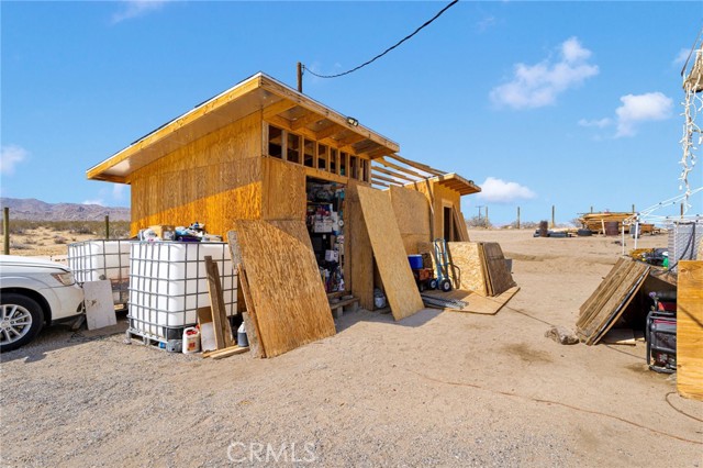 5924 Old Woman Springs Road, Johnson Valley CA: https://media.crmls.org/medias/4f7f1ad3-e240-4cd5-8777-22251b83d652.jpg