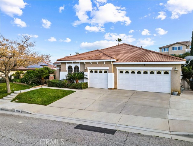 Detail Gallery Image 4 of 59 For 39926 Meadowcrest Way, Palmdale,  CA 93551 - 5 Beds | 3 Baths