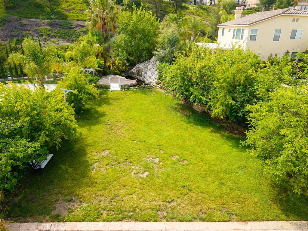 https://media.crmls.org/medias/4f81c6e3-5e8a-430a-9515-39053240db23.jpg?preset=X-Large