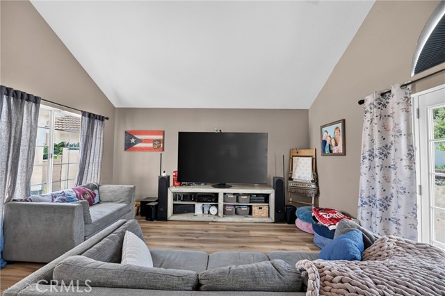 Detail Gallery Image 11 of 49 For 39055 via Las Sintras, Murrieta,  CA 92562 - 4 Beds | 2/1 Baths