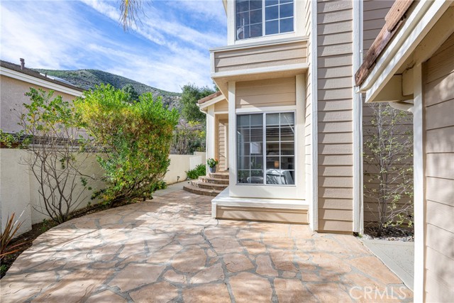 939 Blue Mountain, Westlake Village CA: https://media.crmls.org/medias/4f82daad-f7dc-4b9d-b15a-dcd38898ed53.jpg