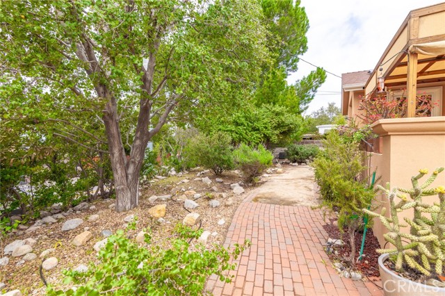 Detail Gallery Image 3 of 57 For 10424 Tujunga Canyon, Tujunga,  CA 91042 - 4 Beds | 3 Baths