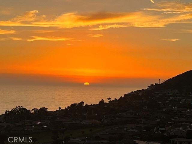 https://media.crmls.org/medias/4f843858-4b18-4ad0-b584-dc54df43ca5f.jpg?preset=X-Large
