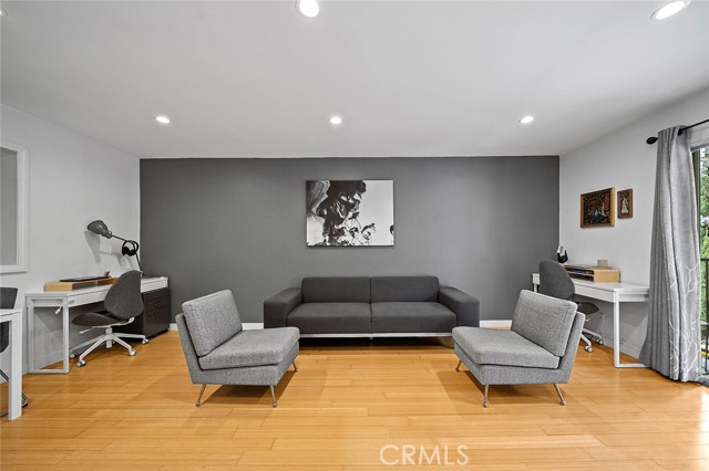 1222 N Olive Dr, West Hollywood CA: https://media.crmls.org/medias/4f84c4b1-7188-41bf-8fbc-b931c179b2fd.jpg