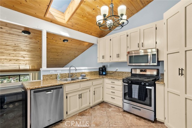 Detail Gallery Image 8 of 33 For 3520 Santa Clara Trl, Frazier Park,  CA 93225 - 3 Beds | 2 Baths