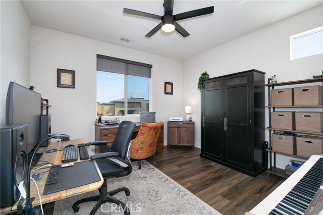 Detail Gallery Image 20 of 30 For 656 Daniel Freeman Cir, Inglewood,  CA 90301 - 4 Beds | 4 Baths