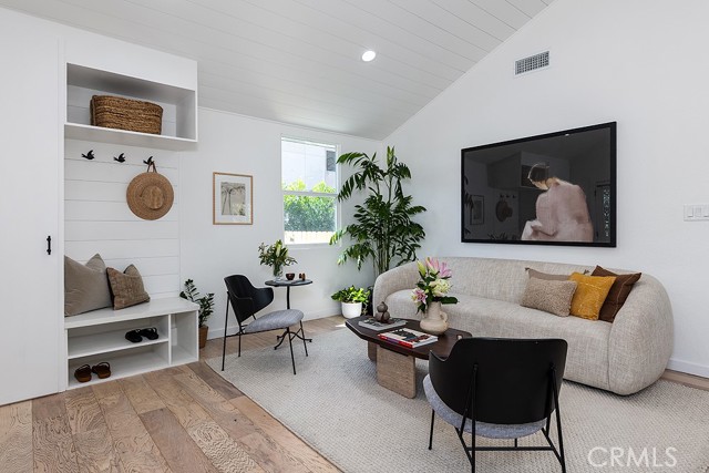 1217 Avenue 56, Highland Park CA: https://media.crmls.org/medias/4f87886b-9ba5-4914-9e2c-0f14d1b96382.jpg