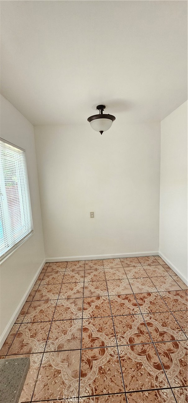 1128 Huff Street, San Bernardino CA: https://media.crmls.org/medias/4f87f040-6b78-4252-9610-37abc0bc13e5.jpg