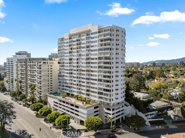 Detail Gallery Image 3 of 34 For 10501 Wilshire Bld #1103,  Los Angeles,  CA 90024 - 2 Beds | 2 Baths