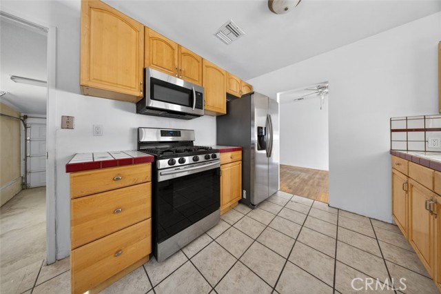 Detail Gallery Image 17 of 25 For 6444 Denny Ave, North Hollywood,  CA 91606 - 2 Beds | 1 Baths