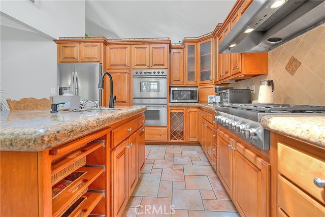 Image 14 of 75 For 22760 Cardinal Street