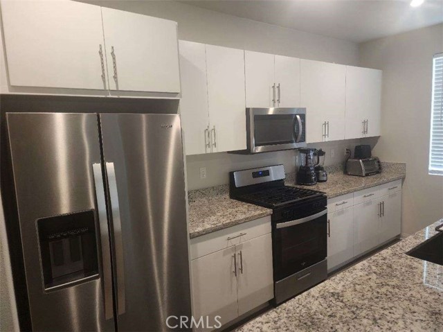 Detail Gallery Image 9 of 12 For 1781 Iris, San Jacinto,  CA 92583 - 3 Beds | 2 Baths