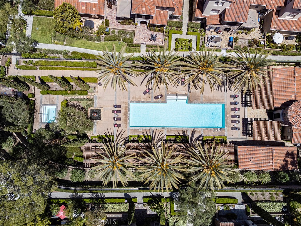 https://media.crmls.org/medias/4f89c546-89be-4105-a227-81b9948f0a34.jpg?preset=X-Large