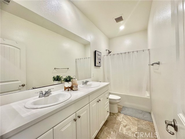 14391 Figueroa Lane, Chino CA: https://media.crmls.org/medias/4f8a8f9c-3503-4cc1-96b2-8b0dde8753ef.jpg