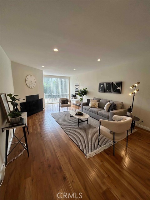Detail Gallery Image 3 of 15 For 12720 Burbank #114,  Valley Village,  CA 91607 - 2 Beds | 2 Baths