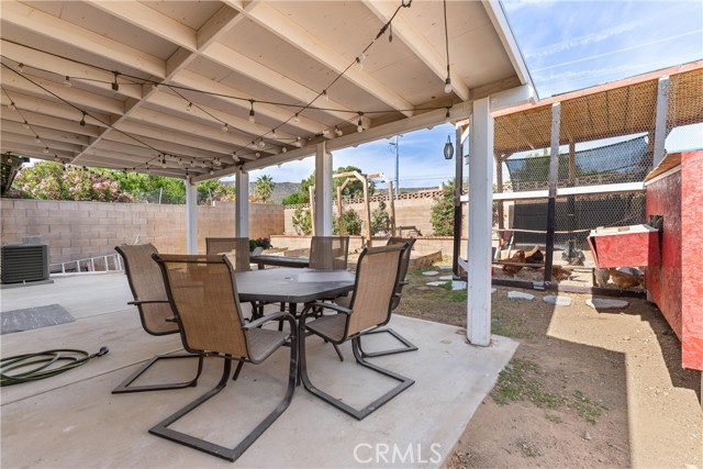 42045 Thornbush Avenue, Lancaster CA: https://media.crmls.org/medias/4f8b1f26-3d36-4b0c-ae5a-a845ba1d4bee.jpg