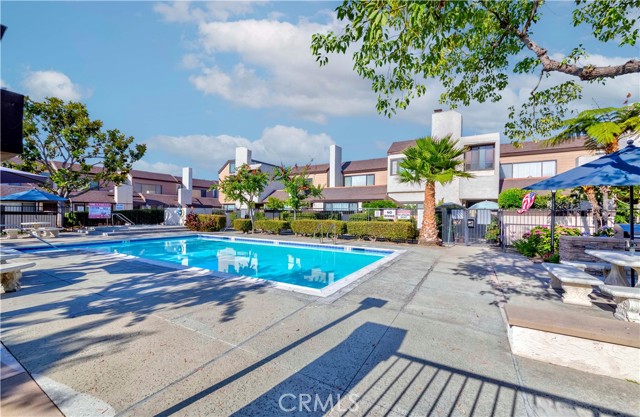 9724 Walker Court, Cypress CA: https://media.crmls.org/medias/4f8b2f56-e61a-457e-b841-9ebc37f74ab6.jpg