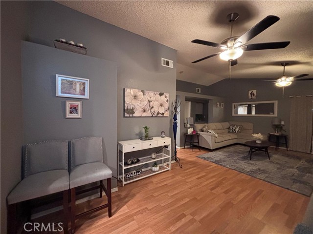 Detail Gallery Image 9 of 38 For 560 Coudures Way, Perris,  CA 92571 - 3 Beds | 2 Baths