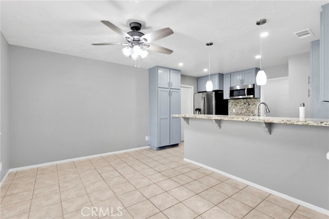 Detail Gallery Image 13 of 44 For 15846 Inyo, Victorville,  CA 92395 - 3 Beds | 2 Baths